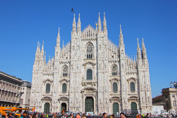 法甲战报：格林伍德双响、奥巴梅杨传射，马赛5-1尼斯登顶（法甲快讯：格林伍德梅开二度，奥巴梅杨传射建功，马赛5-1大胜尼斯升至榜首）