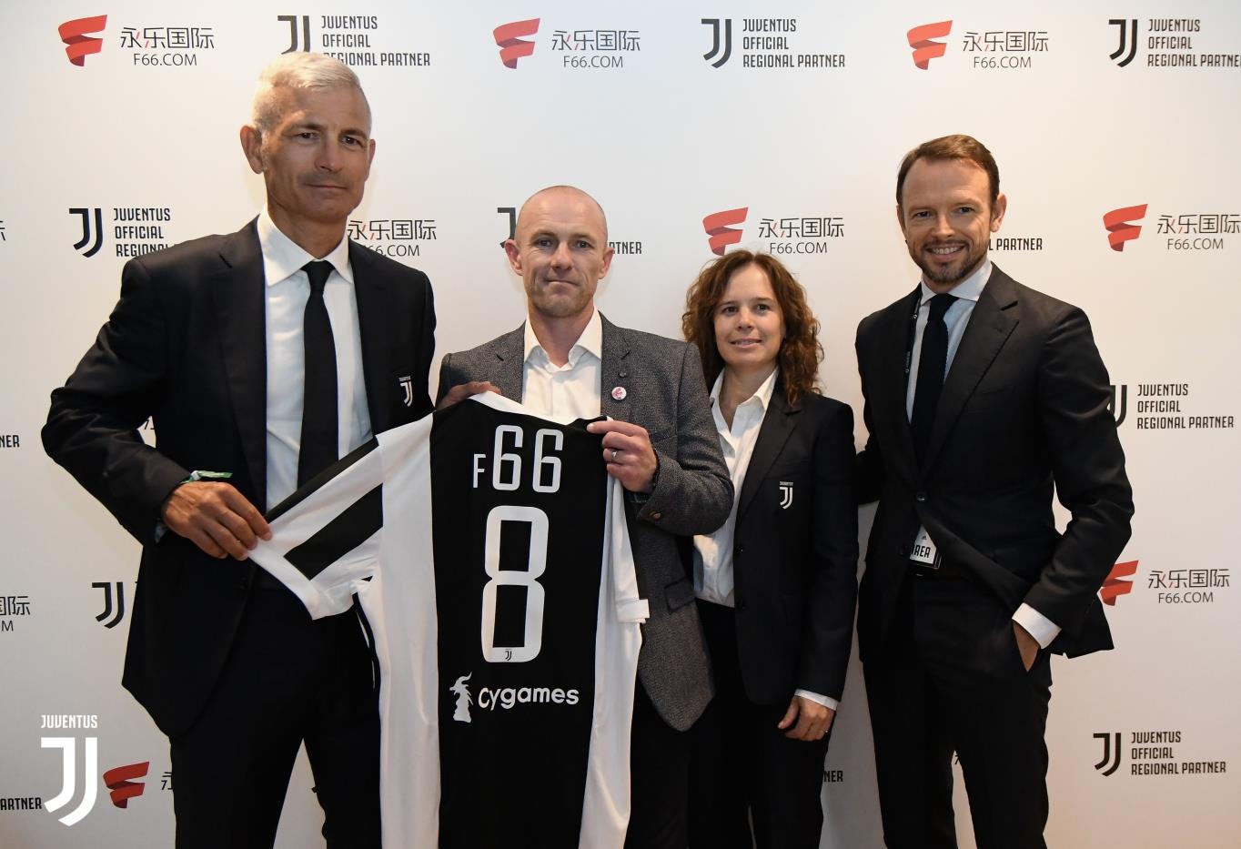 哈曼：拜仁仍是欧冠冠军的重要竞争者，战胜大巴黎是一种警告（哈曼：拜仁依旧是欧冠夺冠热门，击败巴黎是一记警钟）