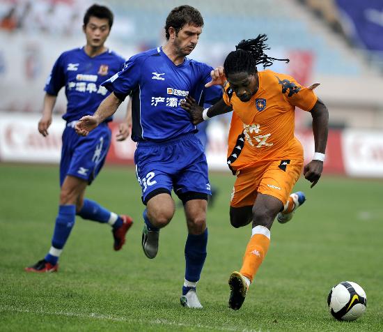 凯尔：比赛中阿德耶米被挑衅但保持了冷静，这说明他又成长了