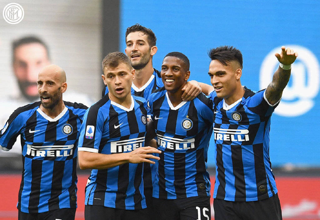 来支持谁的？贝克汉姆现身迈凯伦车队P房