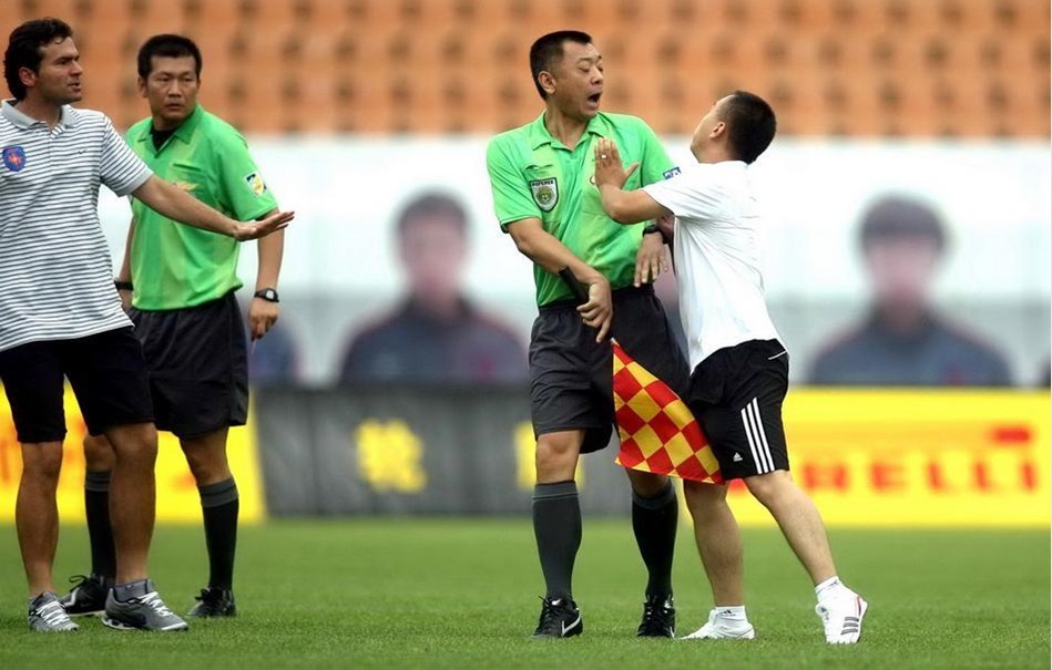 曼联1-1西汉姆联，拉齐奥1-0米兰，英超低谷期持续。